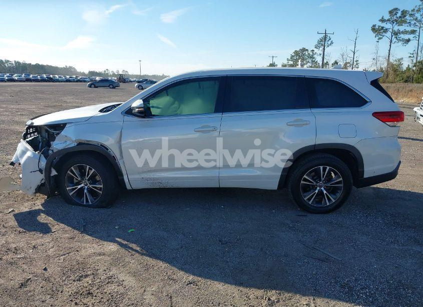 Photo 14 of 2017 Toyota Highlander LE PLUS (VIN 5TDZZRFH3HS190139)