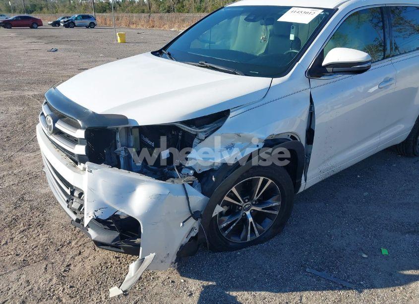 Photo 6 of 2017 Toyota Highlander LE PLUS (VIN 5TDZZRFH3HS190139)