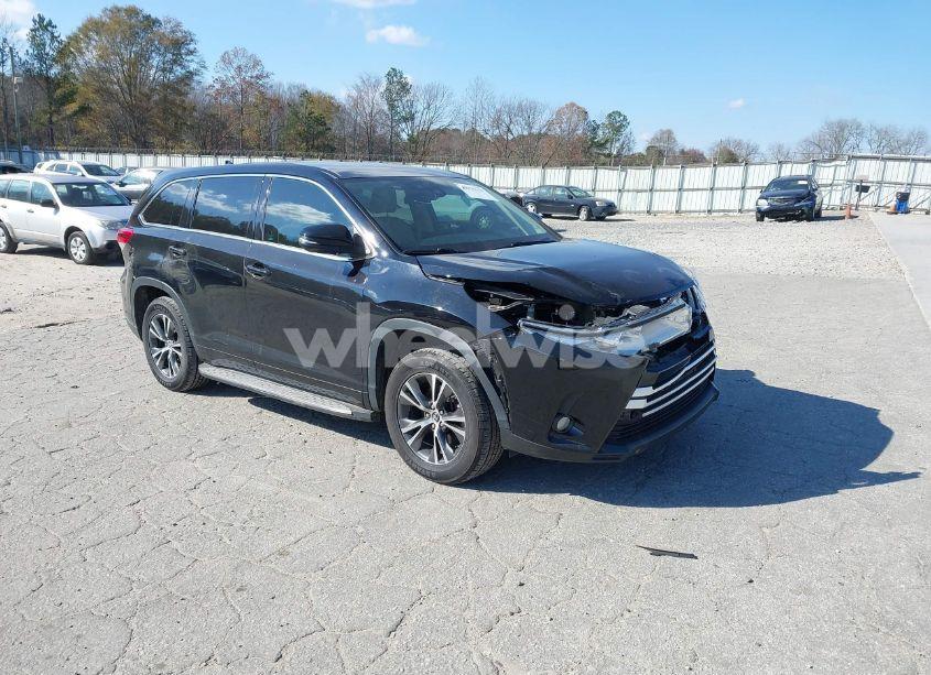 2018 Toyota Highlander LE PLUS (VIN 5TDZZRFH3JS237207) main photo
