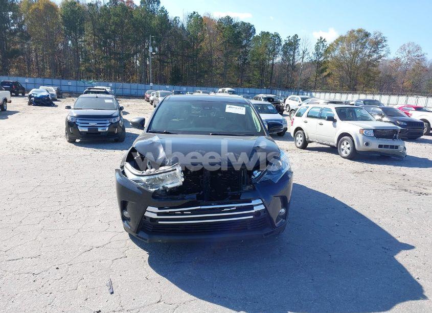 Photo 12 of 2018 Toyota Highlander LE PLUS (VIN 5TDZZRFH3JS237207)