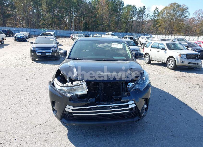 Photo 6 of 2018 Toyota Highlander LE PLUS (VIN 5TDZZRFH3JS237207)