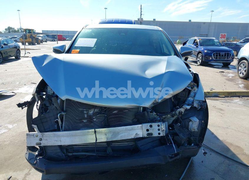 Photo 13 of 2019 Toyota Highlander LE (VIN 5TDZZRFH3KS292225)