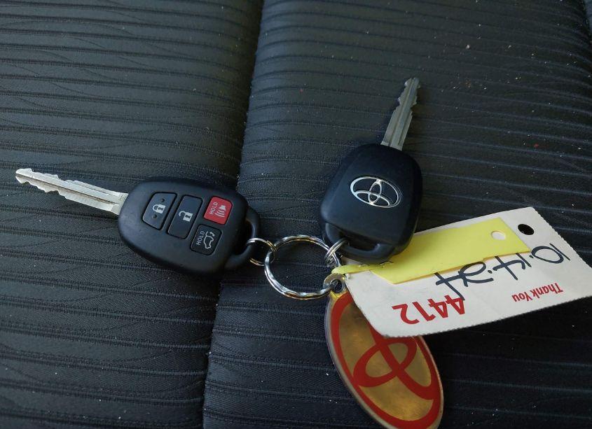 Photo 11 of 2019 Toyota Highlander LE PLUS (VIN 5TDZZRFH3KS306723)