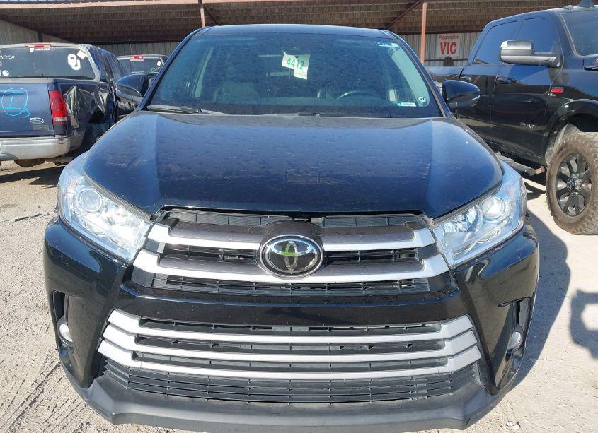 Photo 13 of 2019 Toyota Highlander LE PLUS (VIN 5TDZZRFH3KS306723)