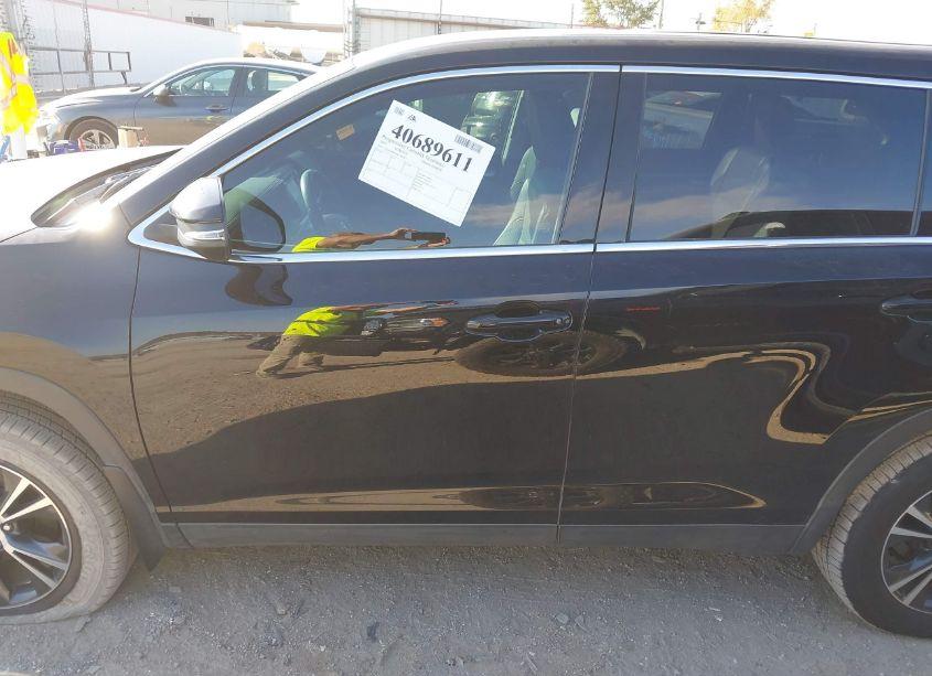 Photo 15 of 2019 Toyota Highlander LE PLUS (VIN 5TDZZRFH3KS306723)
