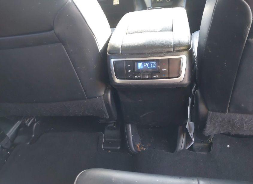 Photo 20 of 2019 Toyota Highlander LE PLUS (VIN 5TDZZRFH3KS306723)