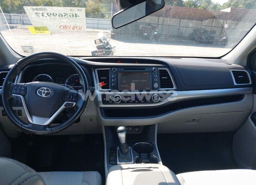 Photo 14 of 2017 Toyota Highlander LE PLUS (VIN 5TDZZRFH4HS206011)