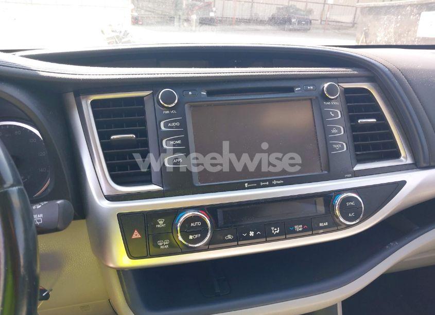 Photo 17 of 2017 Toyota Highlander LE PLUS (VIN 5TDZZRFH4HS206011)