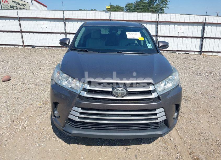Photo 6 of 2017 Toyota Highlander LE PLUS (VIN 5TDZZRFH4HS206011)