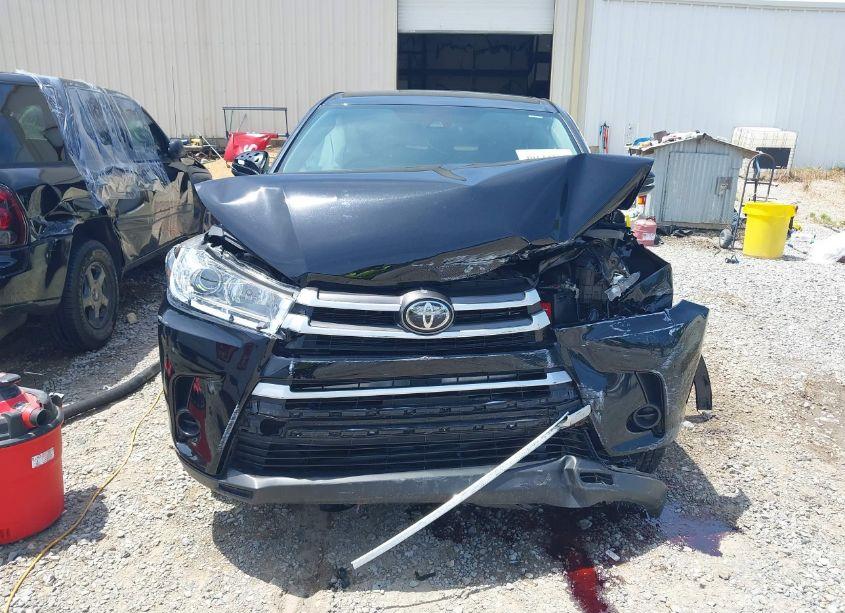 Photo 13 of 2019 Toyota Highlander LE (VIN 5TDZZRFH4KS359592)