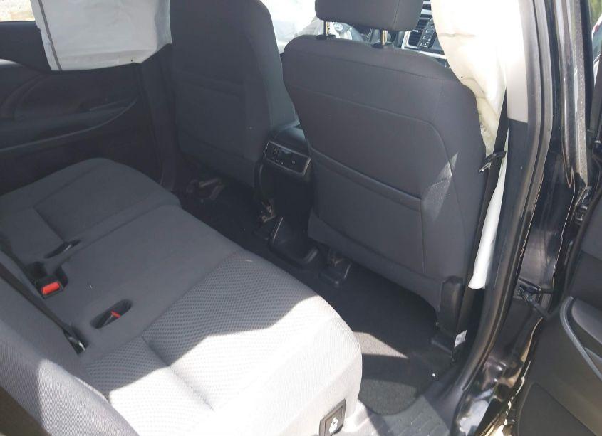 Photo 8 of 2019 Toyota Highlander LE (VIN 5TDZZRFH4KS359592)