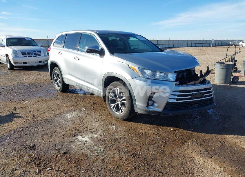 2017 Toyota Highlander LE PLUS (VIN 5TDZZRFH5HS189512) main photo