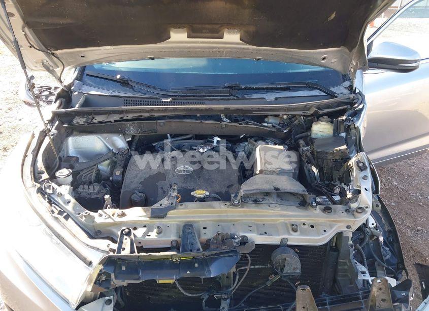 Photo 10 of 2017 Toyota Highlander LE PLUS (VIN 5TDZZRFH5HS189512)