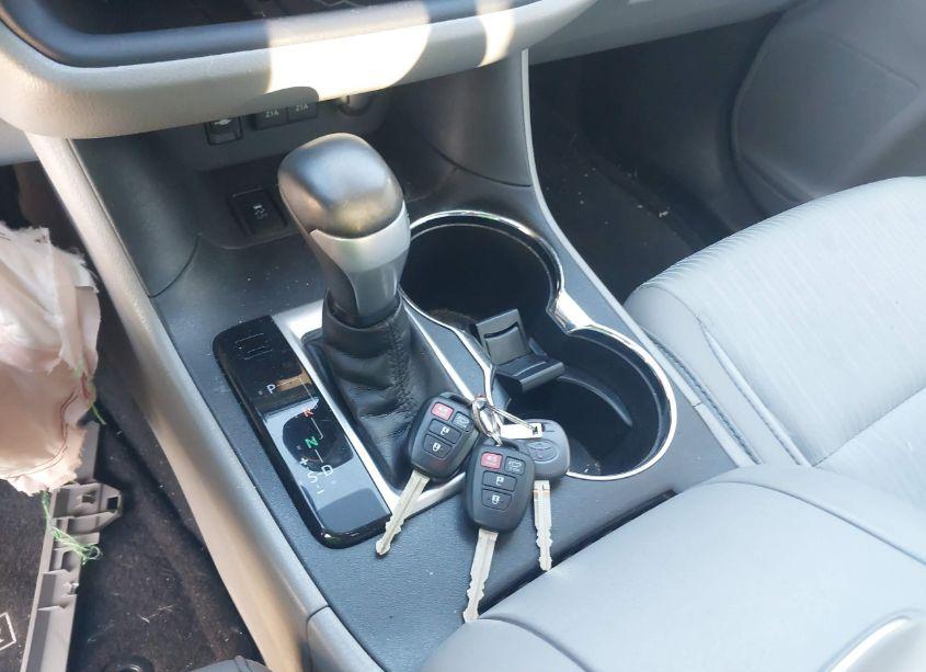 Photo 11 of 2018 Toyota Highlander LE PLUS (VIN 5TDZZRFH5JS254039)