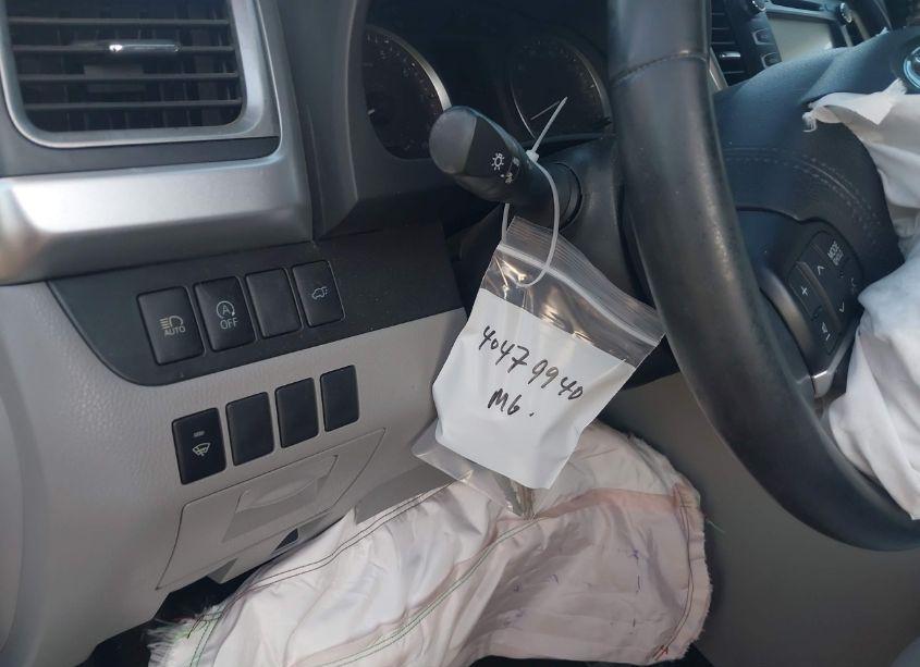 Photo 17 of 2018 Toyota Highlander LE PLUS (VIN 5TDZZRFH5JS254039)