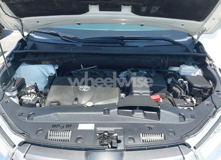 Photo 10 of 2019 Toyota Highlander LE PLUS (VIN 5TDZZRFH5KS348391)