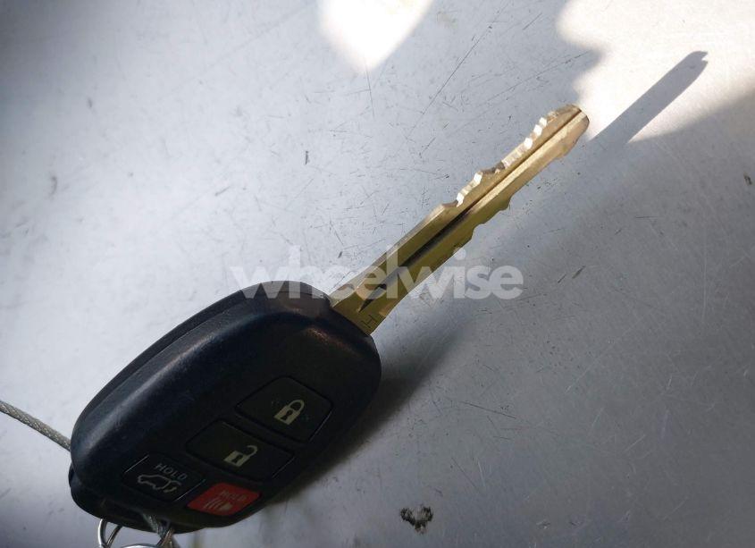 Photo 11 of 2019 Toyota Highlander LE PLUS (VIN 5TDZZRFH5KS348391)