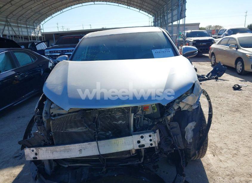 Photo 13 of 2018 Toyota Highlander LE (VIN 5TDZZRFH6JS249884)