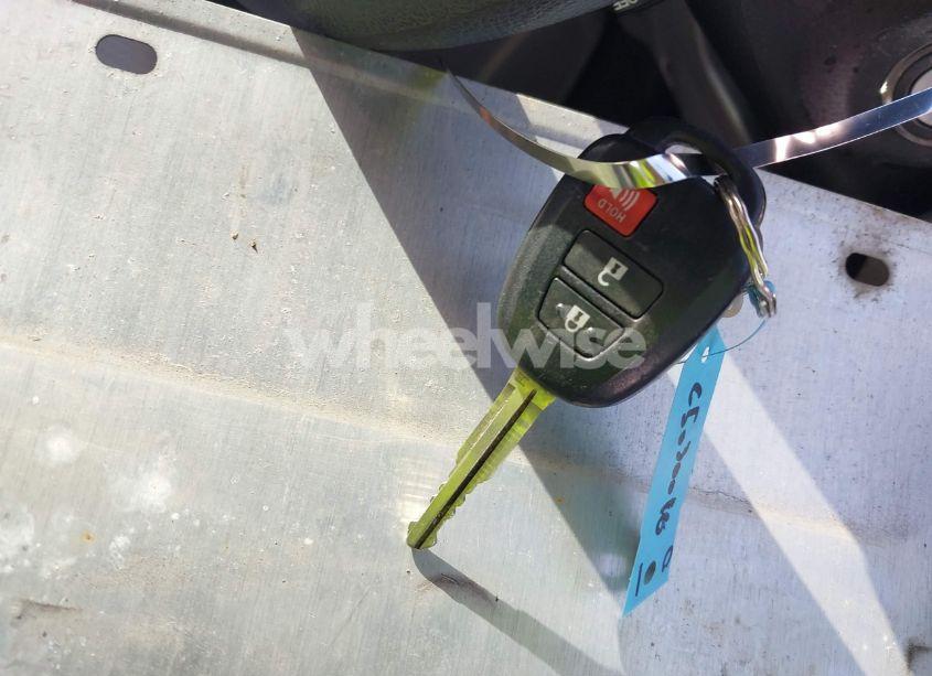 Photo 11 of 2019 Toyota Highlander LE (VIN 5TDZZRFH6KS341675)