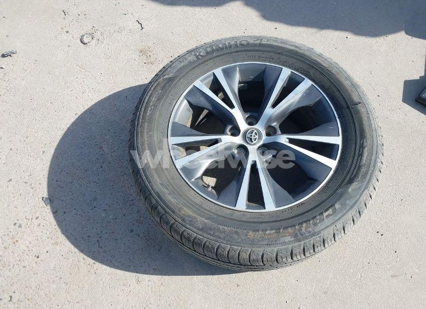 Photo 12 of 2019 Toyota Highlander LE (VIN 5TDZZRFH6KS341675)