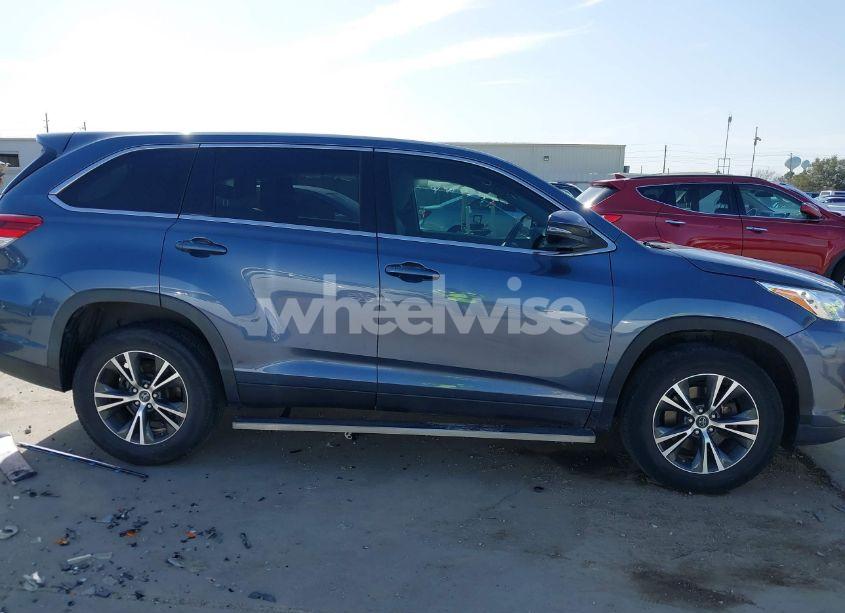 Photo 14 of 2019 Toyota Highlander LE (VIN 5TDZZRFH6KS341675)