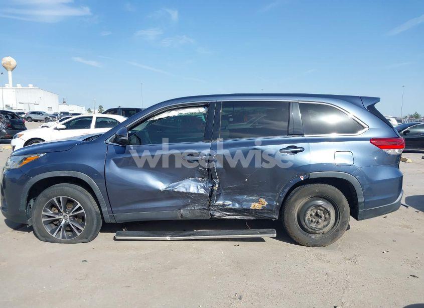 Photo 15 of 2019 Toyota Highlander LE (VIN 5TDZZRFH6KS341675)