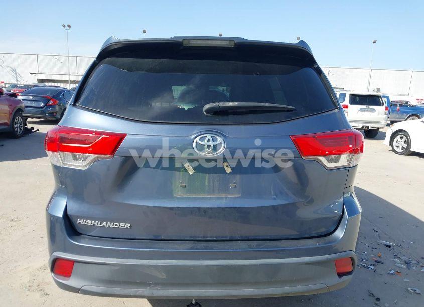 Photo 17 of 2019 Toyota Highlander LE (VIN 5TDZZRFH6KS341675)
