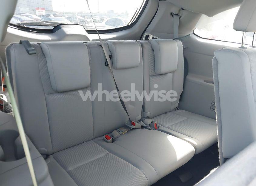 Photo 18 of 2019 Toyota Highlander LE (VIN 5TDZZRFH6KS341675)