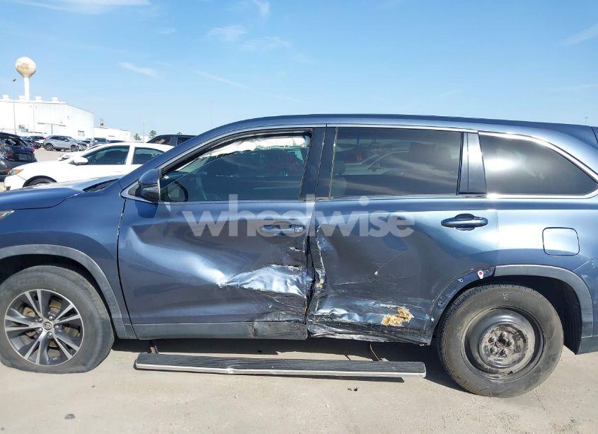 Photo 6 of 2019 Toyota Highlander LE (VIN 5TDZZRFH6KS341675)