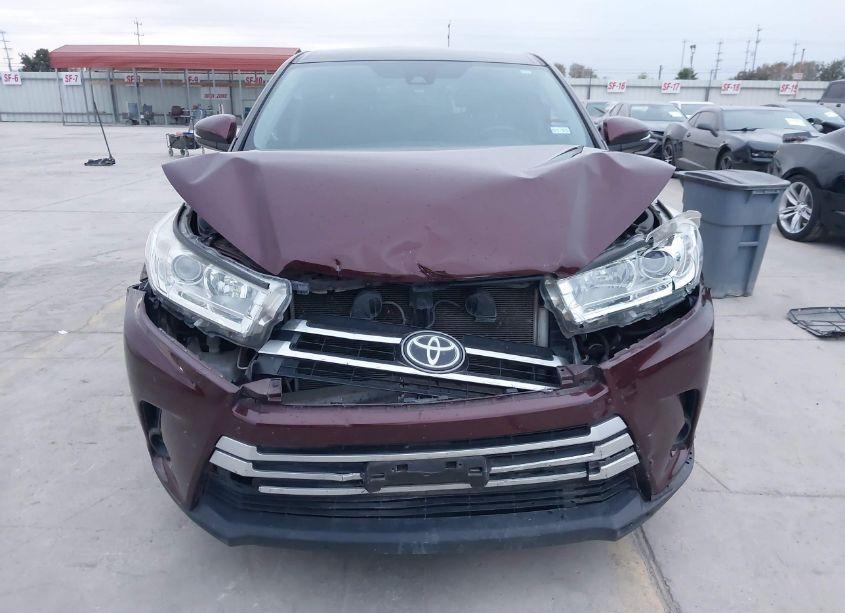 Photo 12 of 2019 Toyota Highlander LE (VIN 5TDZZRFH6KS365684)