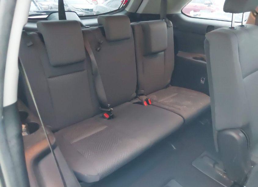 Photo 17 of 2019 Toyota Highlander LE (VIN 5TDZZRFH6KS365684)