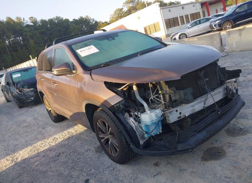 2017 Toyota Highlander LE (VIN 5TDZZRFH7HS192993) main photo