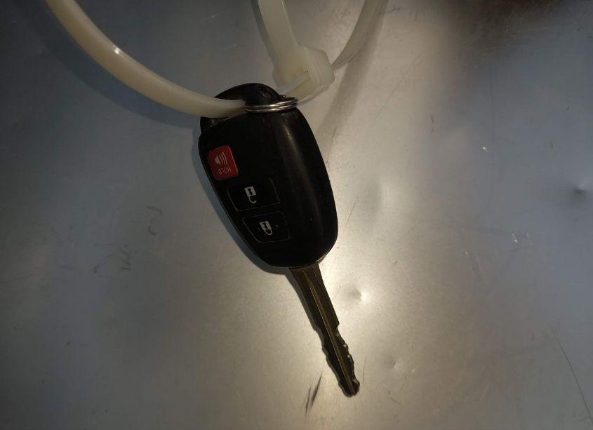 Photo 11 of 2017 Toyota Highlander LE (VIN 5TDZZRFH7HS196557)