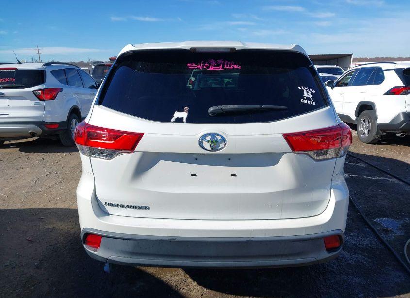 Photo 17 of 2017 Toyota Highlander LE (VIN 5TDZZRFH7HS196557)