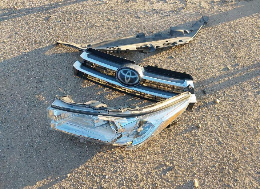 Photo 12 of 2018 Toyota Highlander LE PLUS (VIN 5TDZZRFH7JS241082)