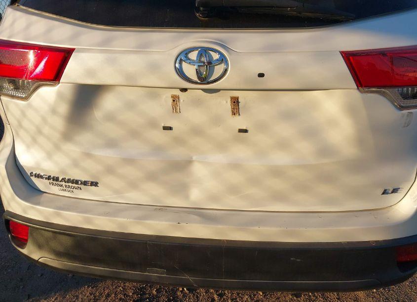 Photo 18 of 2018 Toyota Highlander LE PLUS (VIN 5TDZZRFH7JS241082)