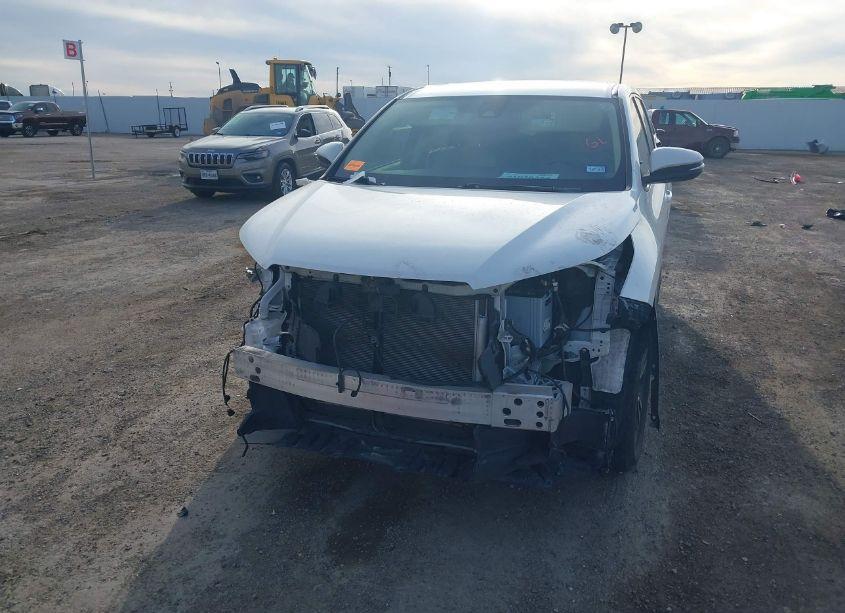 Photo 6 of 2019 Toyota Highlander LE PLUS (VIN 5TDZZRFH8KS352337)