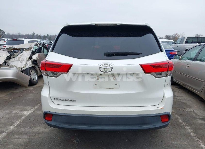 Photo 16 of 2017 Toyota Highlander LE (VIN 5TDZZRFH9HS209454)