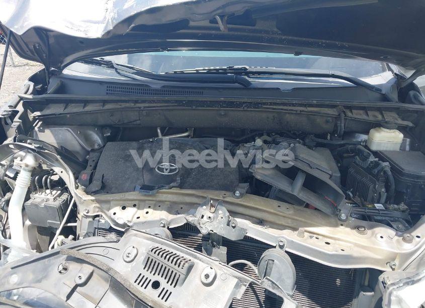 Photo 10 of 2017 Toyota Highlander LE (VIN 5TDZZRFH9HS220258)