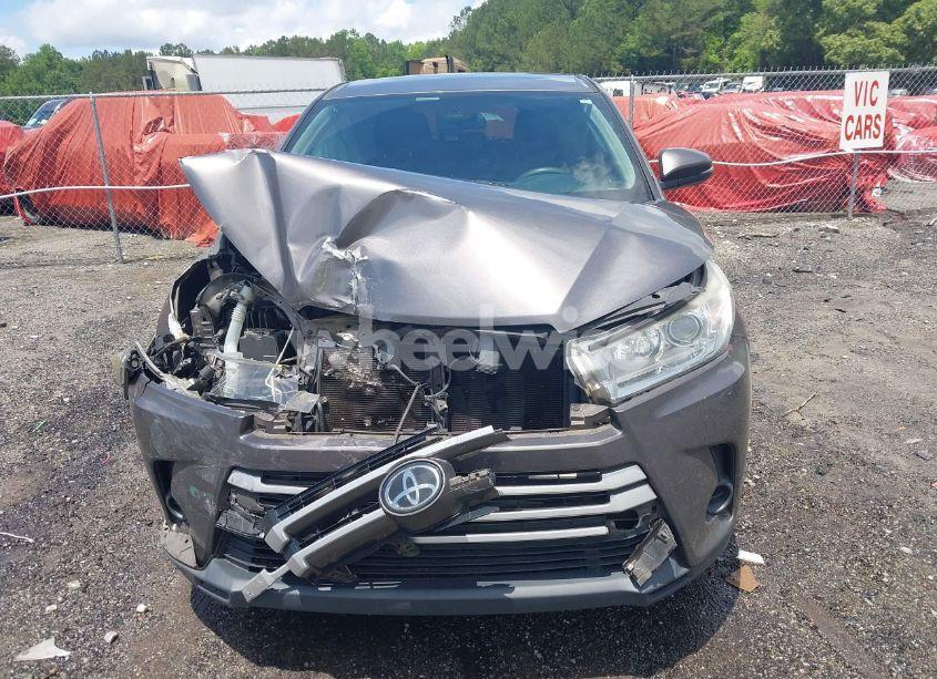 Photo 12 of 2017 Toyota Highlander LE (VIN 5TDZZRFH9HS220258)