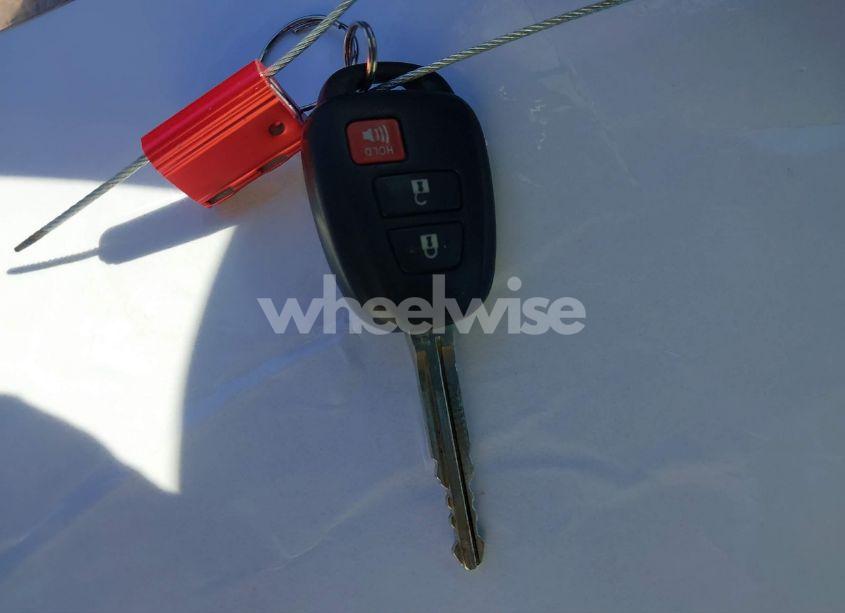 Photo 11 of 2018 Toyota Highlander LE (VIN 5TDZZRFH9JS278702)