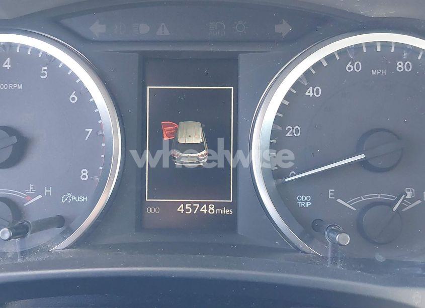 Photo 15 of 2018 Toyota Highlander LE (VIN 5TDZZRFH9JS278702)