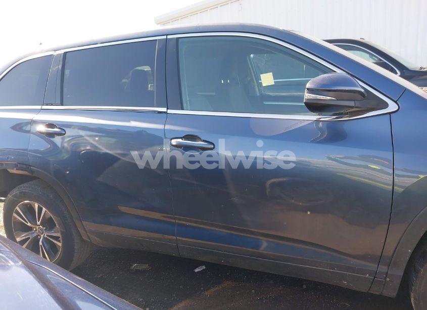 Photo 14 of 2019 Toyota Highlander LE (VIN 5TDZZRFH9KS290866)