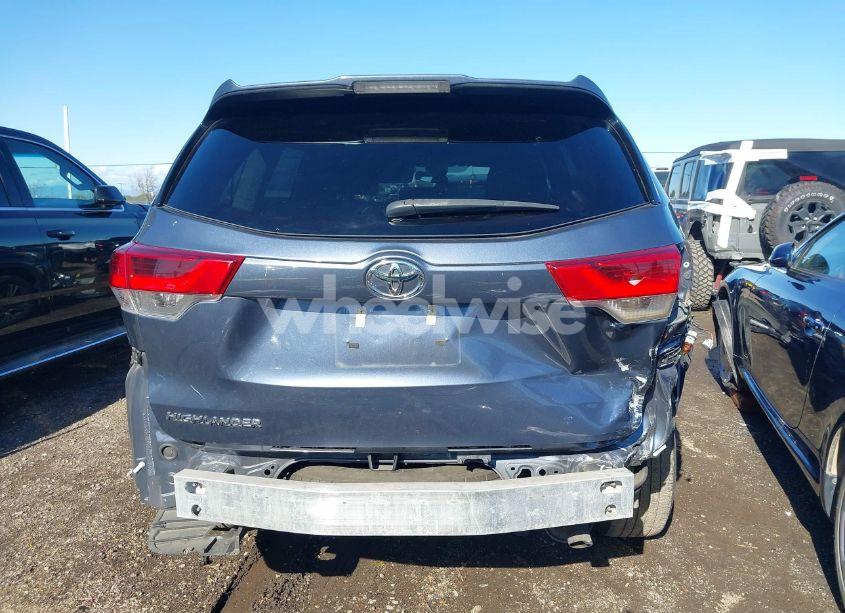 Photo 17 of 2019 Toyota Highlander LE (VIN 5TDZZRFH9KS290866)