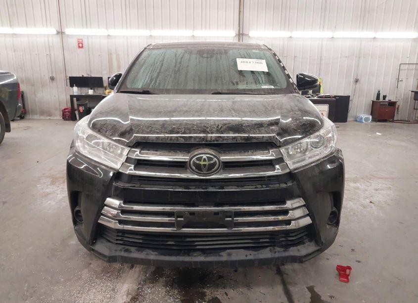 Photo 12 of 2019 Toyota Highlander LE (VIN 5TDZZRFH9KS304166)