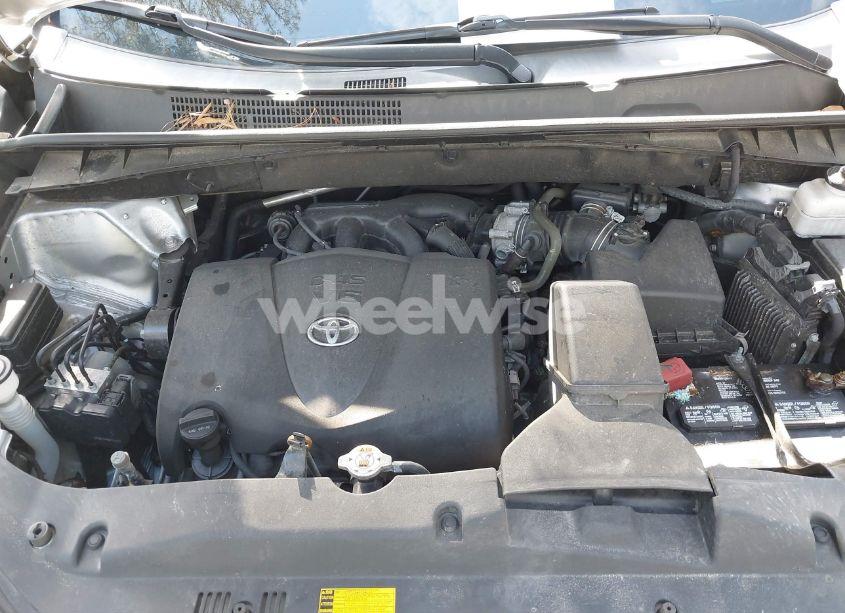 Photo 10 of 2019 Toyota Highlander LE (VIN 5TDZZRFH9KS305057)