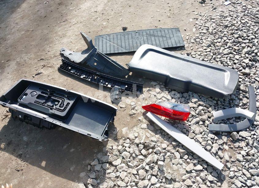 Photo 12 of 2019 Toyota Highlander LE (VIN 5TDZZRFH9KS305057)