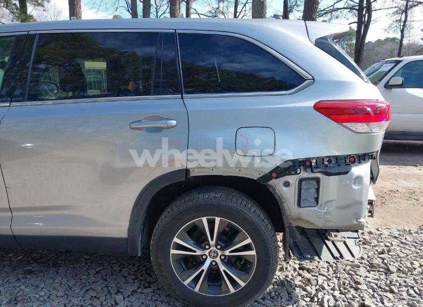 Photo 19 of 2019 Toyota Highlander LE (VIN 5TDZZRFH9KS305057)