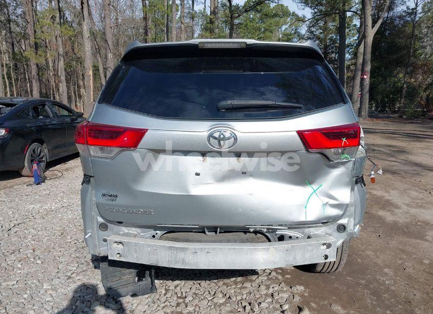 Photo 6 of 2019 Toyota Highlander LE (VIN 5TDZZRFH9KS305057)