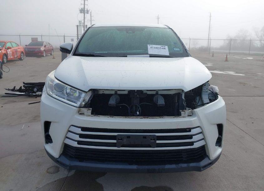 Photo 12 of 2017 Toyota Highlander LE (VIN 5TDZZRFHXHS207454)